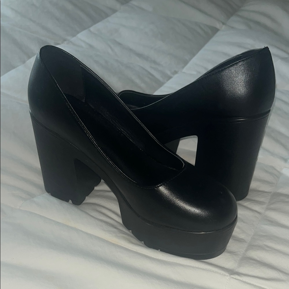 SHEIN Black Chunky Platform Pumps